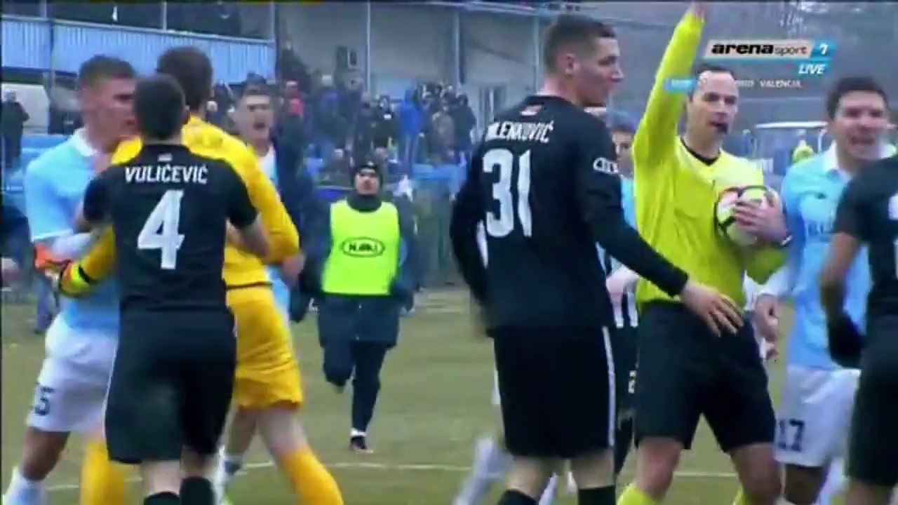 DUn Brésilien quitte un match en pleurs en Serbie après avoir été victime de cris de singe