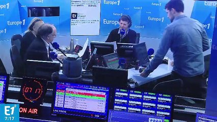 Marine Le Pen prospère sur un champ de ruines