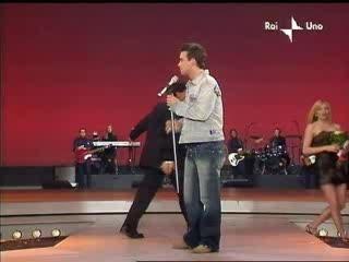 Robbie Williams - Feel (Rai Uno)