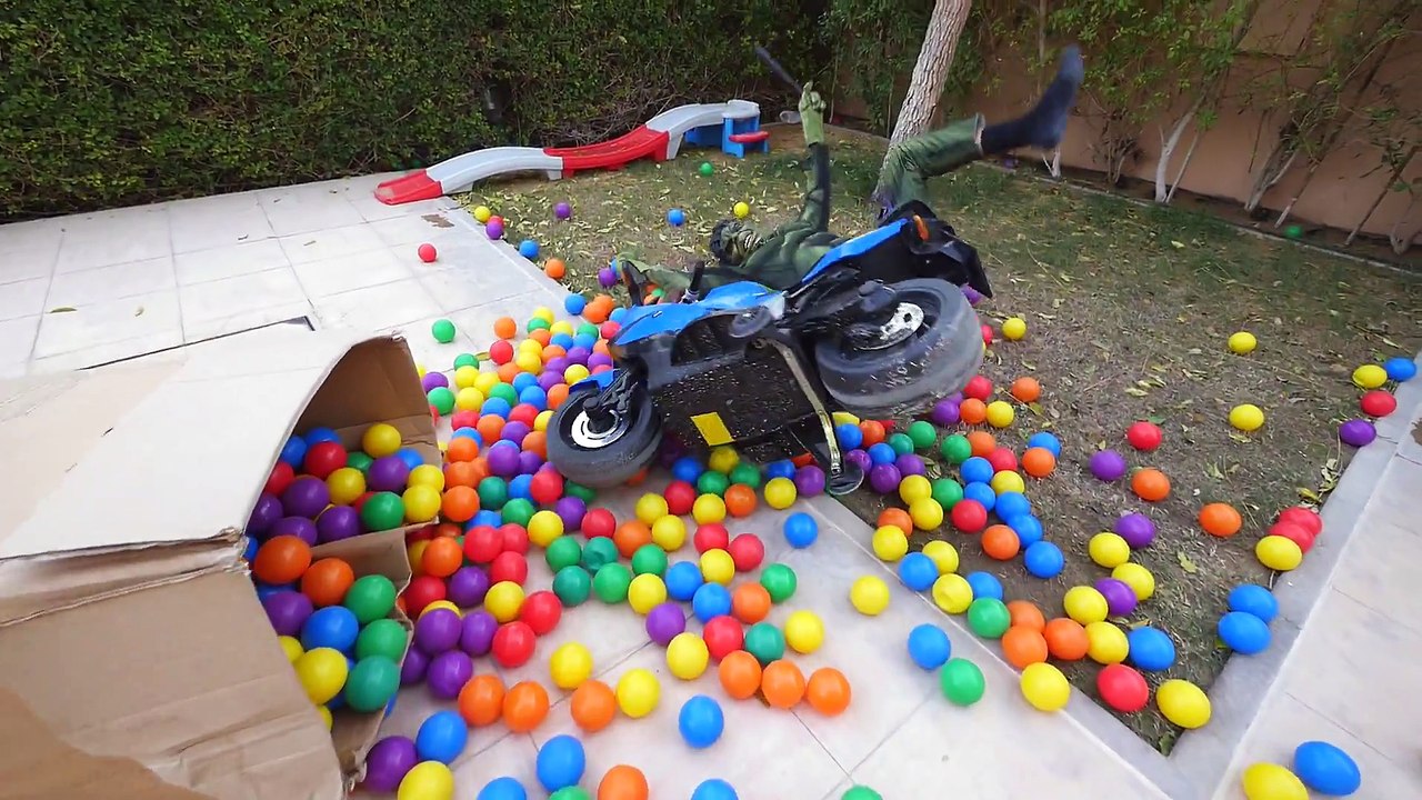 Spiderman MONSTER TRUCKS HIT VENOM! w_ Police Hulk Joker Children Ball Pit Kids Toys Oreo Challenge