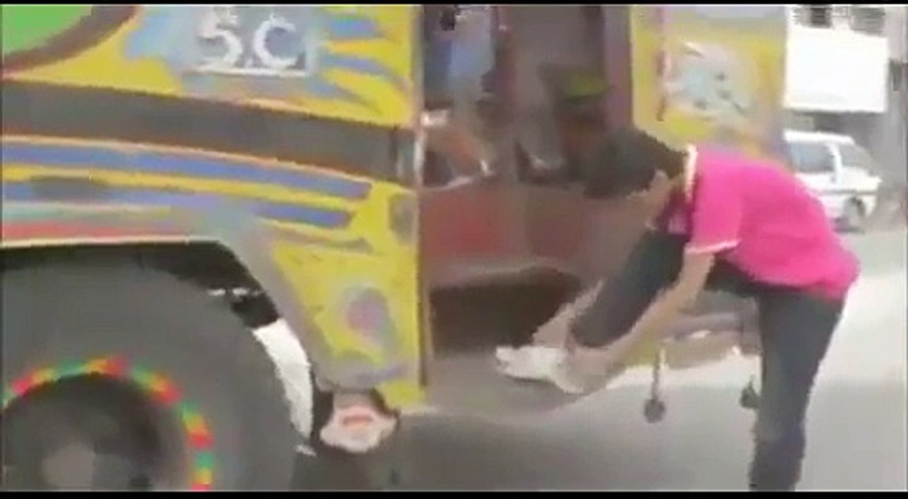Funny Videos For 2017 compilation - try not to laugh challenge Very Moments Video HD-yBqWqD8A5h0