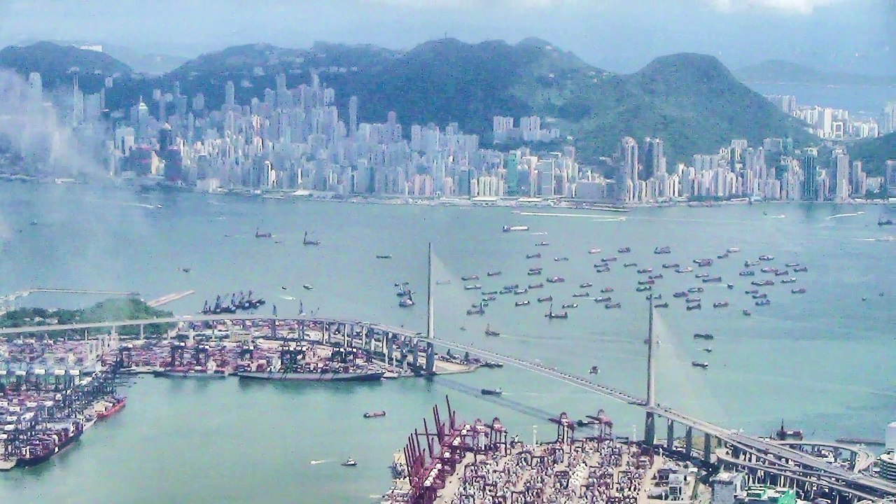 Hong Kong Airport Landing. Stunning View of the City from Bowing 777 Cathay Pacific