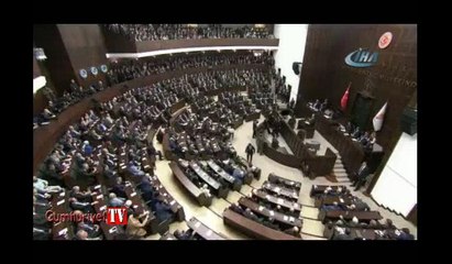 Binali Yıldırım'dan bozkurt işareti