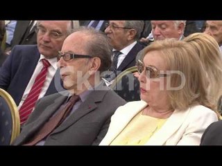 ISMAIL KADARE MERR “DEKORATEN E FLAMURIT KOMBETAR”