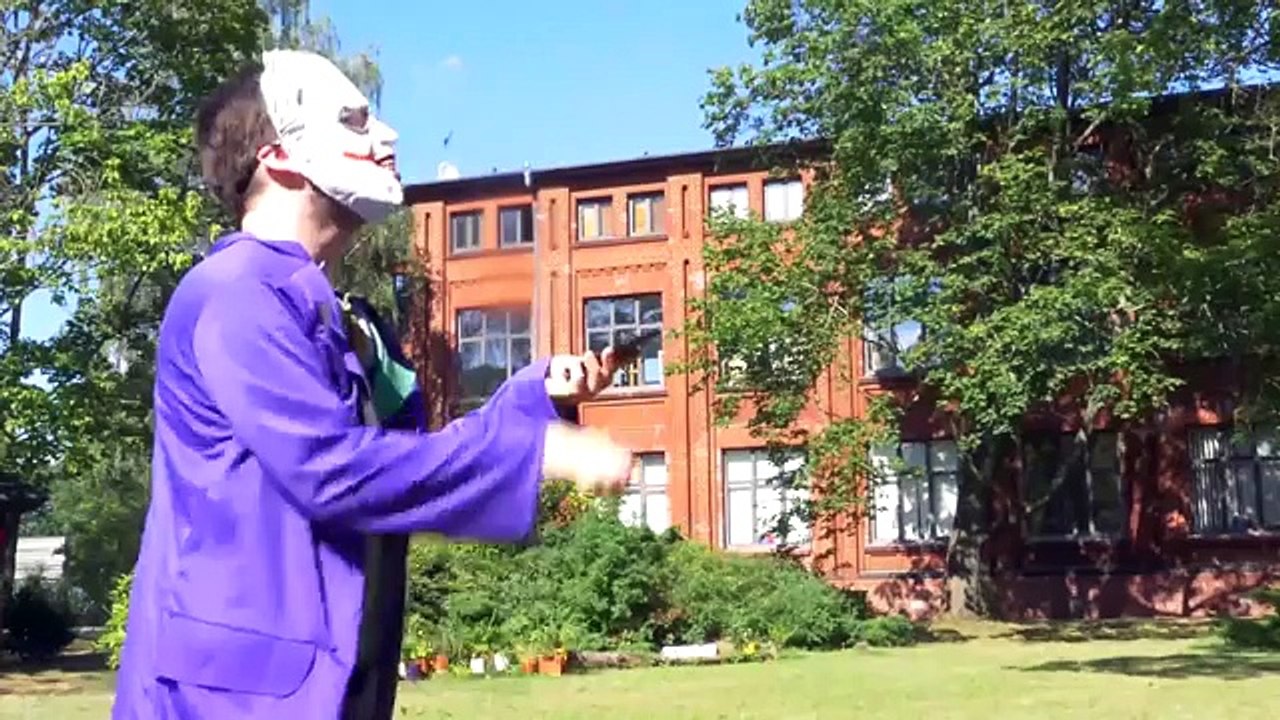 Spiderman vs Joker kidnap Frozen Elsa blackmail Fun Superheroes movie en la vida real