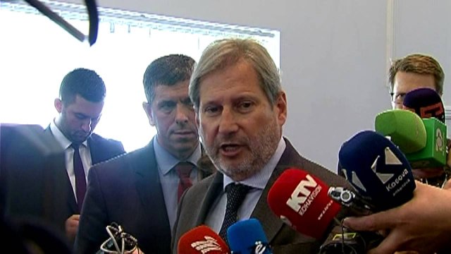 Kosovë, Hahn takon udhëheqësit politikë - Top Channel Albania - News - Lajme