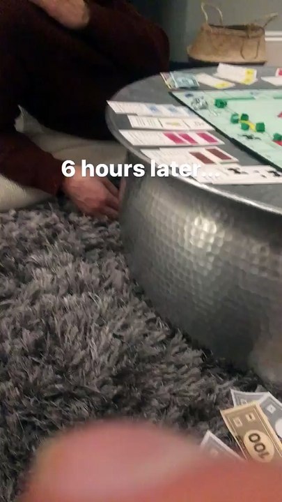 Jan Vertonghen, Moussa Dembele en Tom de Mul spelen Monopoly deel 2 (© Instagram Jan Vertonghen)