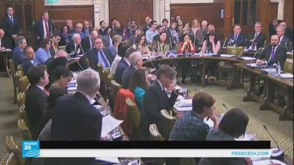 تيرزا ماي تدافع عن دعوتها لترامب