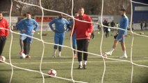 VIRAL: Sepakbola: Kiper Sutton Hadapi Raja Penalti Inggris