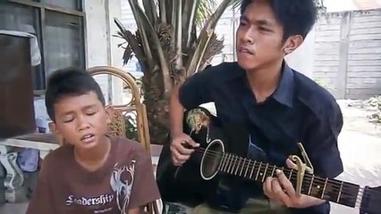 WOW ! Melodious Voice | Homeless Kids