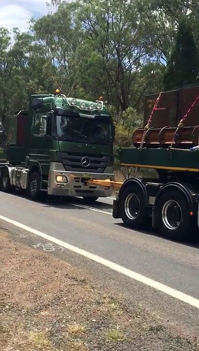 Un convoi exceptionnel de 6 camions pour déplac...