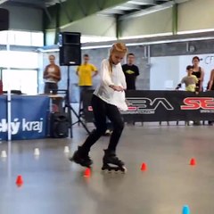 Hard skating: Simply elegant. Simply graceful. Simply amazing || Simplesmente elegante, graciosa, e incrível!!