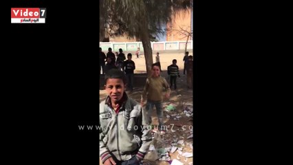 بالفيديو.. فناء مدرسة بالبحيرة يتحول لمقلب قمامة والتعليم تحقق فى الواقعة