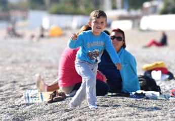 Istanbullular Güneşli Havanın Tadını Denize Girerek Çıkardı
