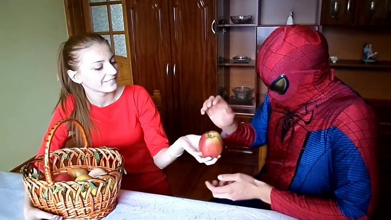 superman kissing princess marian! spiderman weeps!? - funny superhero in real life :)