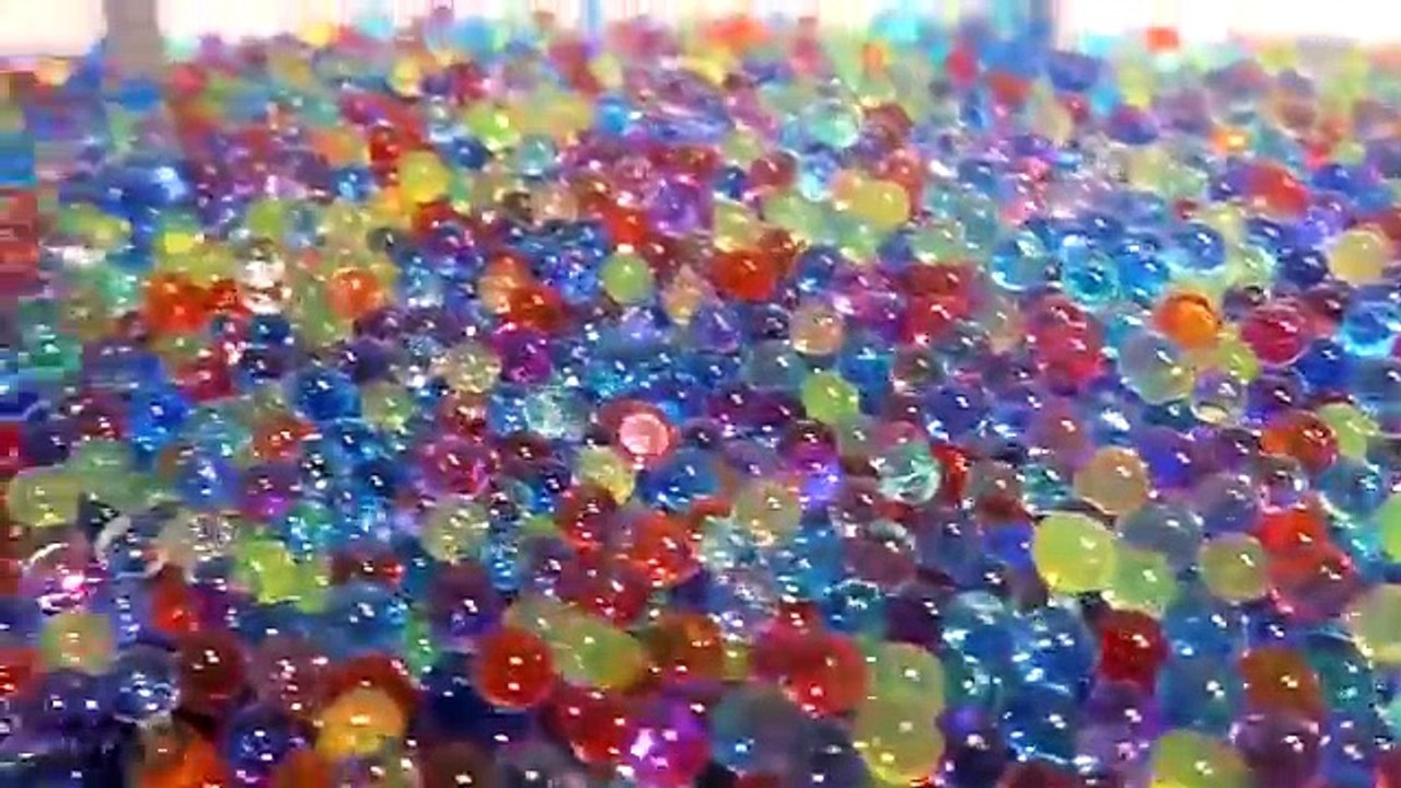 FROZEN ELSA vs ORBEEZ BATH vs Spiderman vs Joker Pranks Candy Bubble Funny Superheroes mov