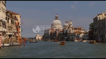 Ora News në Venecia - Qyteti i të dashuruarve, mijëra turistë kalojnë pushimet në qytetin mbi ujë