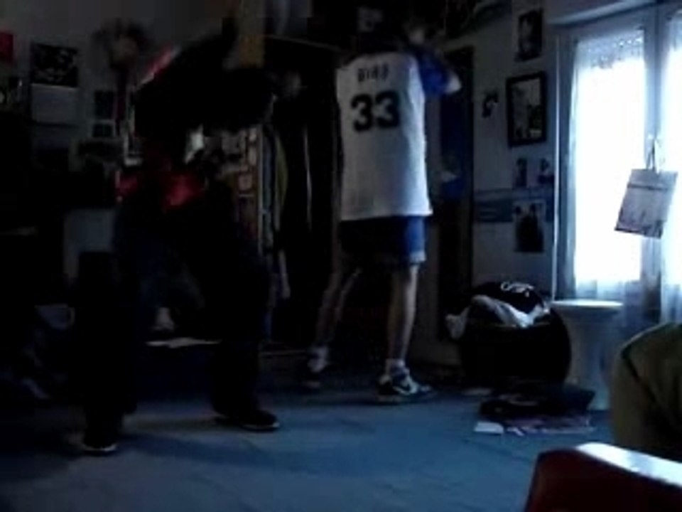 Parodie tecktonik killeur battle tck