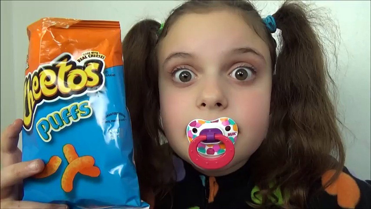 Crying baby Bad Baby Giant Chocolate Fountain Challenge Victoria Annabelle Freak Family Hidden Egg