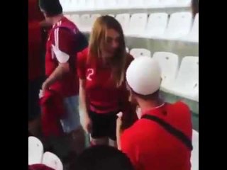 Propozim për martesë në ndeshjen Francë-Shqipëri