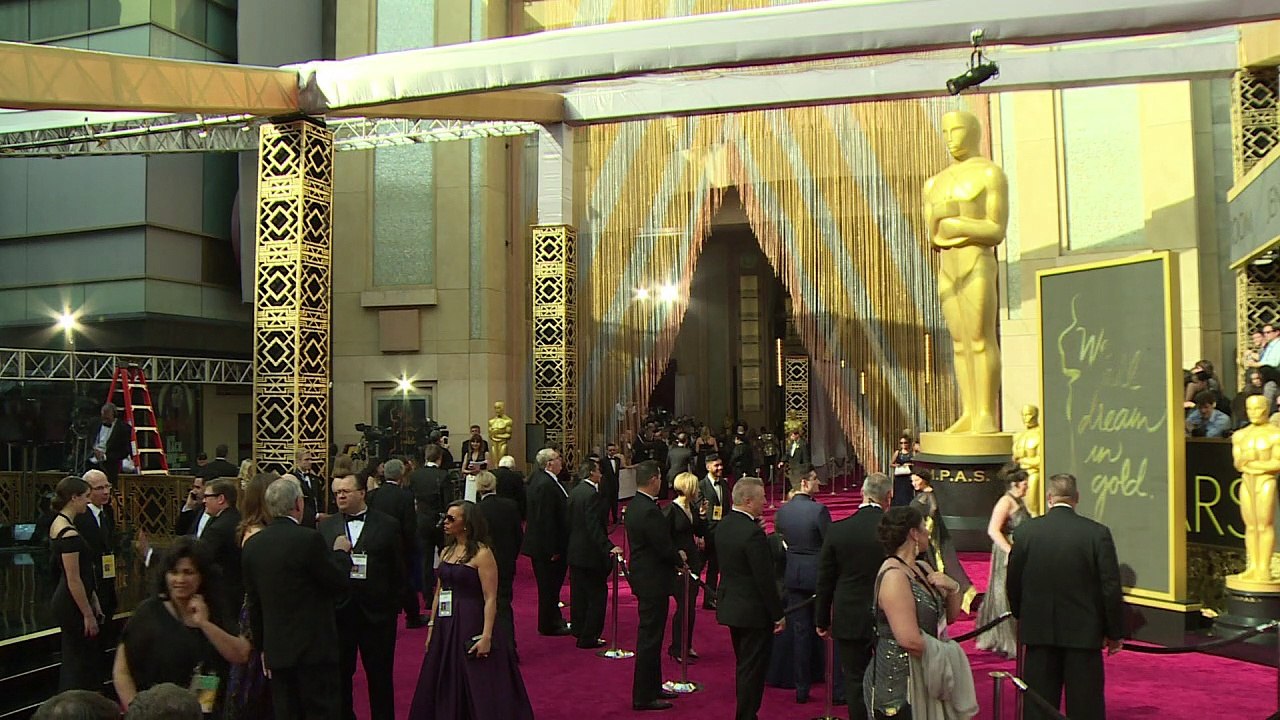 Estatuillas del Oscar vuelven a su bronce original en NY