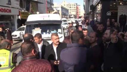 Şoförler Yolu Trafiğe Kapatarak Eylem Yaptı