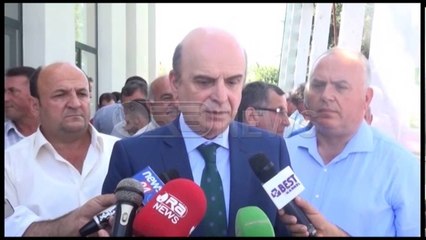 Ora News - Pastrimi i kanaleve kulluese, Panariti: Bashkisë i kemi dhënë fonde, të nisë nga puna