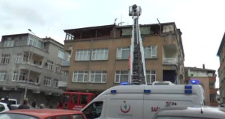 İntihara Kalkışan Genç Kızı, Polis Ekiplerinin Müdahalesi Kurtardı