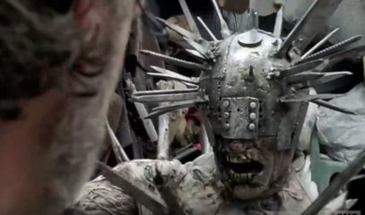 The Walking Dead 7x10 Rick Vs Punk Walker - le zombie Mad Max