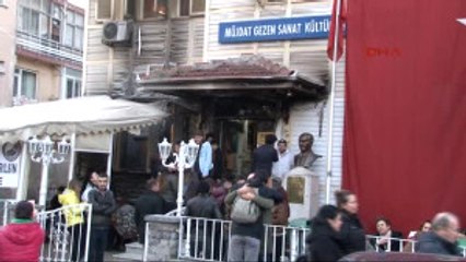 Taraftarlardan Saldırıya Uğrayan Sanat Merkezine Destek Eylemi