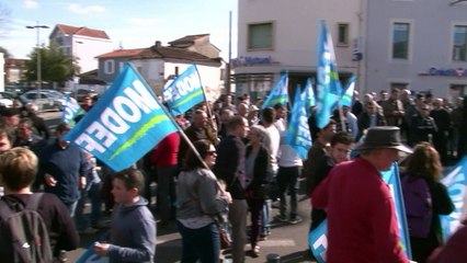 Grippe aviaire: Le Foll en visite à Mont-de-Marsan