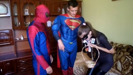 Spiderman present FLOWERS Сatwoman - SPIDERMAN KISS CATWOMAN || Funny Superhero Movie in R