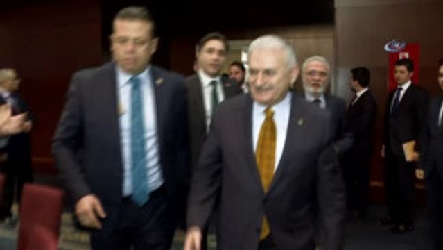 Ankara) Başbakan Yıldırım, Myk Öncesi İzmir Milletvekilleri ile Bir Araya Geldi
