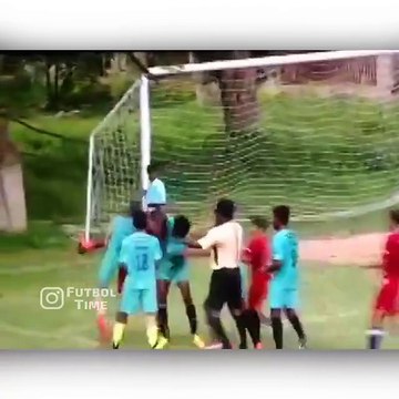 Les tacles les plus violent en Foot amateur... Compilation bien douloureuse!