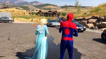 Congelados Elsa BAILE w/ SPIDERMAN En un Coche! BAD BABY Joker y BROMISTAS Dab Danza de Superhéroes de la Diversión