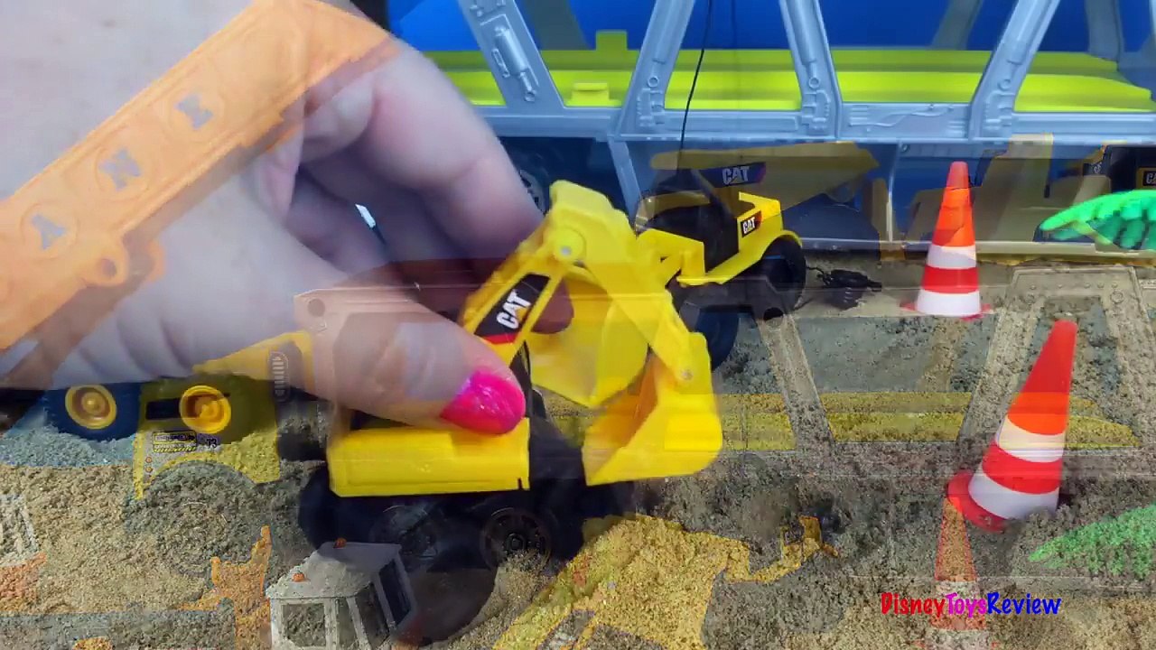CAT MIGHTY MACHINES EXCAVATOR BULLDOZER FRONT LOADER AND TRAINS TRUCKS WITH PLAYDOH FUN