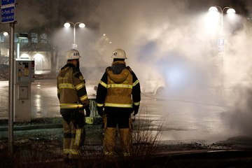 Riots erupt in Swedish suburb days after Trump comments