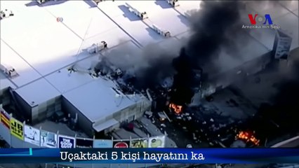 Avustralya’da Küçük Uçak Alışveriş Merkezine Düştü