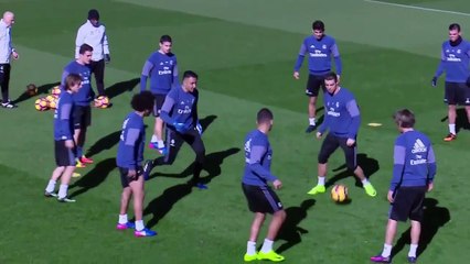 Cristiano Ronaldo leva caneta de Casemiro