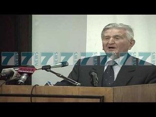NDERRON JETE HISTORIANI I NJOHUR DHE AKADEMIKU ARBEN PUTO - News, Lajme - Kanali 10