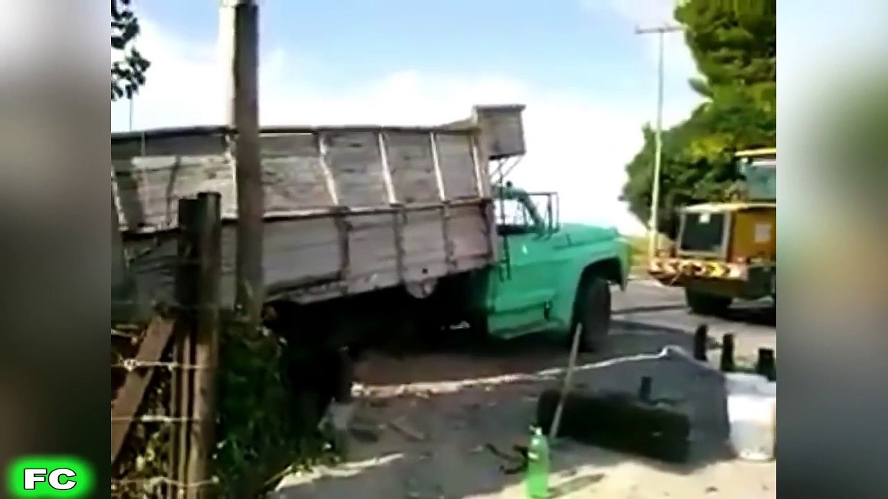 Best FAILS & Funny Videos February 2017 Compilation