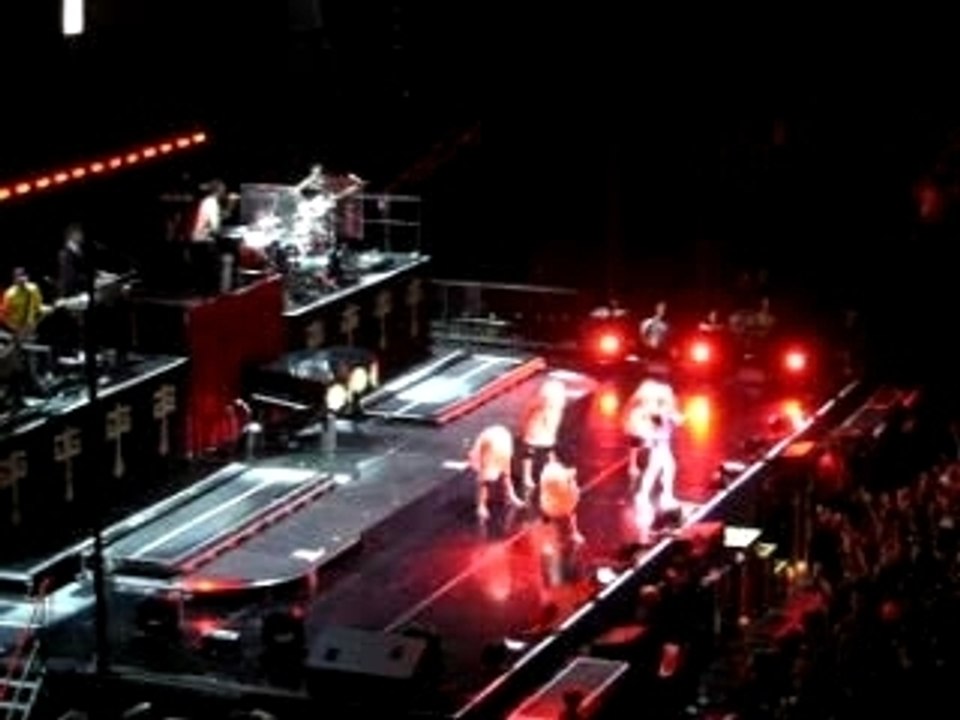 Concert Gwen stefani Fin WHAT YOU WAITING FOR fin du concert