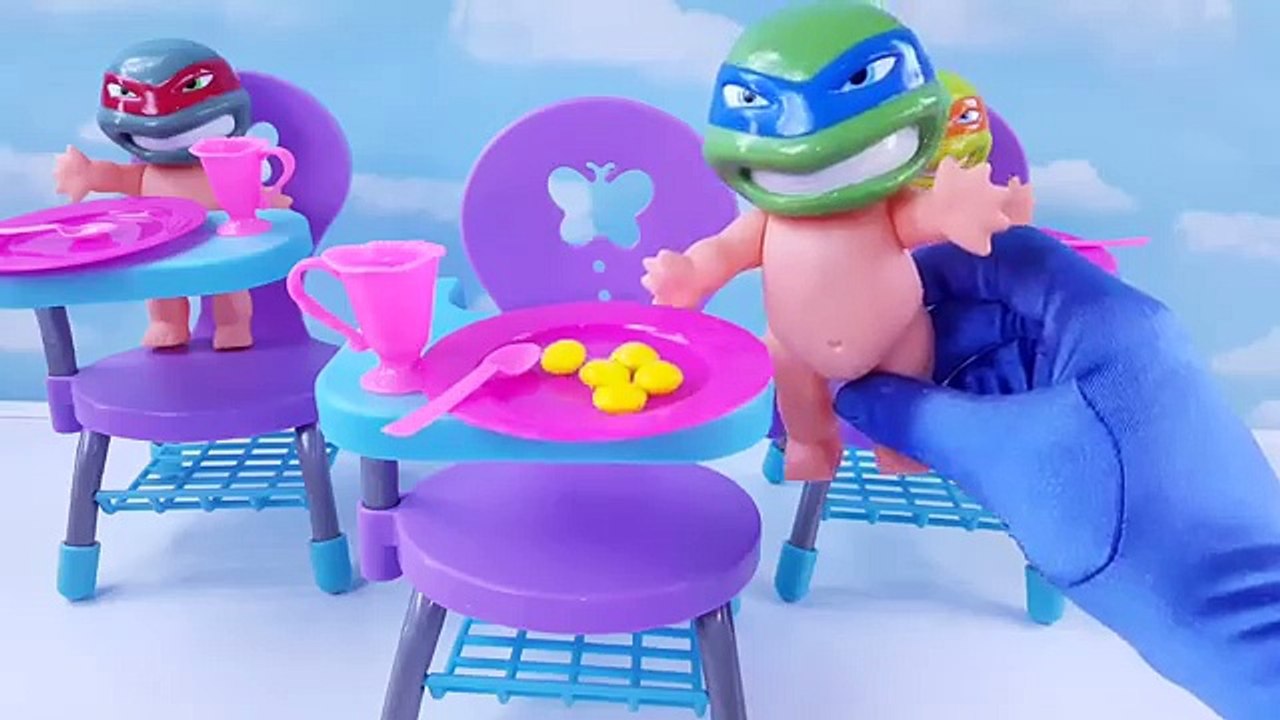 Teenage Mutant Ninja Turtles Baby Dolls Enjoy Eating and Potty Training! Fun Pretend Play