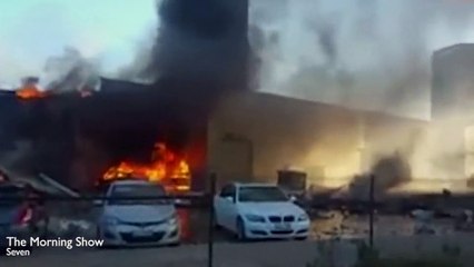 Video shows Essendon DFO plane crash in Melbourne