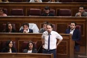 Iglesias sonroja a Rajoy con los casos de corrupción