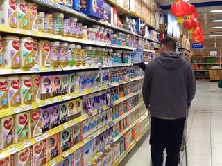 海外代购洋奶粉猫腻有多少 好奇实验室