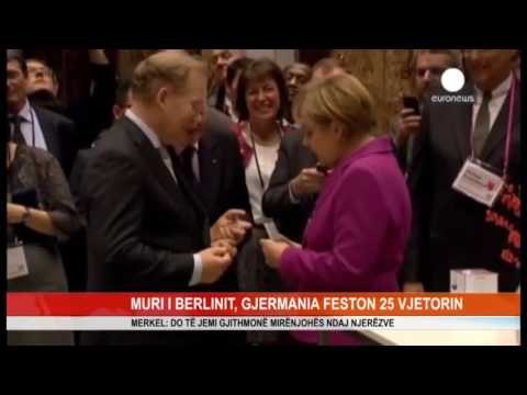 MURI I BERLINIT, GJERMANIA FESTON 25 VJETORIN