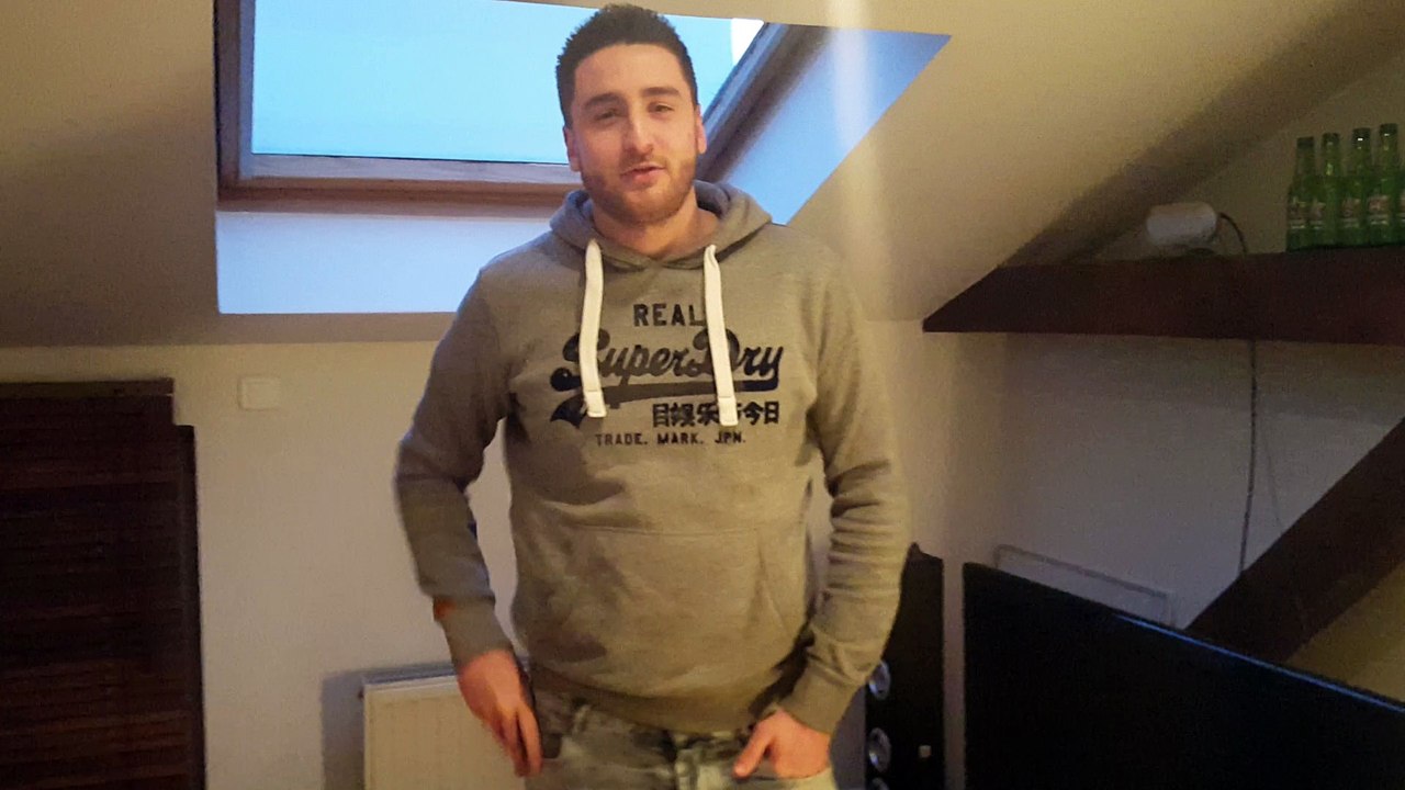 Petit message d'Arthur Muller pour ses amis, supporters avant son départ l'été prochain en Bundesliga.