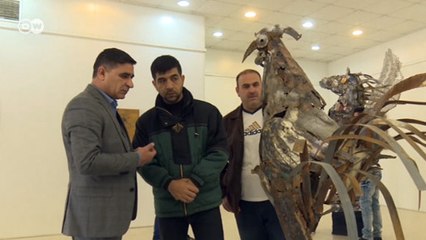 Savaş kalıntılarını sanata dönüştürüyor