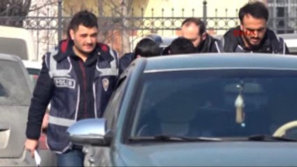 Sivas Büfeden Sigara ve Bozuk Para Çalan 2 Kişi Tutuklandı
